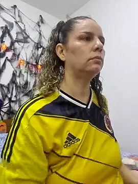 Nina vallon online show from 10/20/25, 01:44