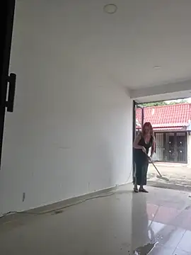 Nina vallon online show from 11/10/25, 01:21