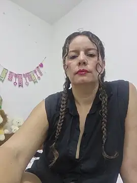 Snapshot of Nina_vallon chatting on 04/29/26, 10:30 Nina vallon online show from 04/29/26, 10:30