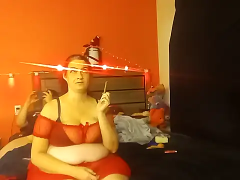 Snapshot of LusciousKandy chatting on 10/11/25, 01:16 LusciousKandy online show from 10/11/25, 01:16