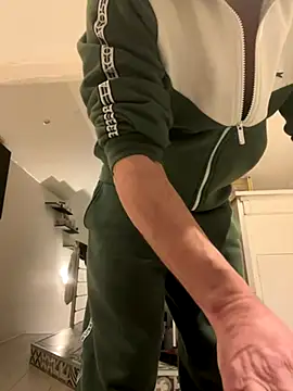 Snapshot of AZOPMOB18999 chatting on 12/03/25, 07:56 AZOPMOB18999 online show from 12/03/25, 07:56