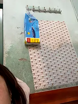 qinejr37 online show from 09/24/25, 11:08