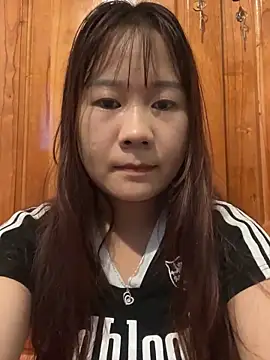 qinejr37 online show from 10/01/25, 11:33