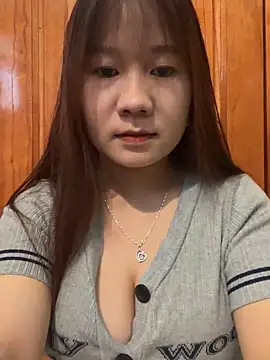 qinejr37 online show from 10/02/25, 11:56