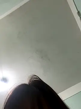 qinejr37 online show from 10/04/25, 11:03