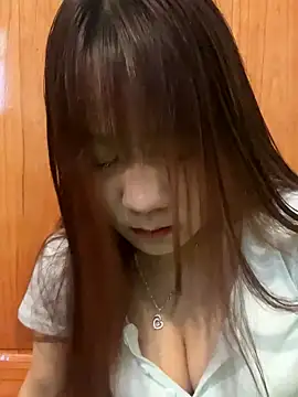 qinejr37 online show from 10/28/25, 01:31