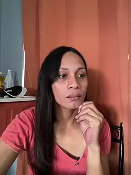 Snapshot of missruffa chatting on 12/18/25, 02:17 missruffa online show from 12/18/25, 02:17