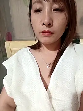 Missa kute20 online show from 10/03/25, 02:58