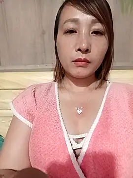Missa kute20 online show from 10/06/25, 10:23