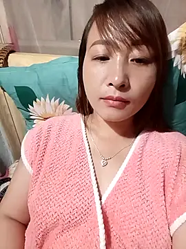 Missa kute20 online show from 10/13/25, 09:15