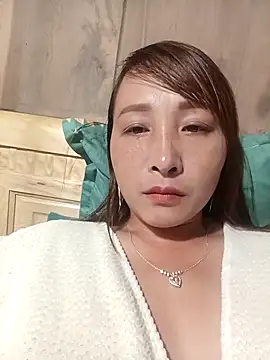 Missa kute20 online show from 10/17/25, 12:41