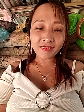 Missa kute20 online show from 10/22/25, 08:58