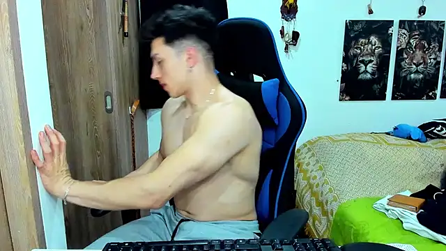 Snapshot of javiersexymann chatting on 12/13/24, 12:09 javiersexymann online show from 12/13/24, 12:09