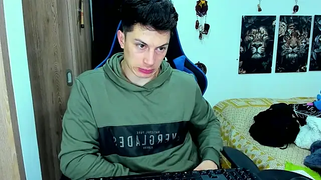 Snapshot of javiersexymann chatting on 12/13/24, 10:55 javiersexymann online show from 12/13/24, 10:55