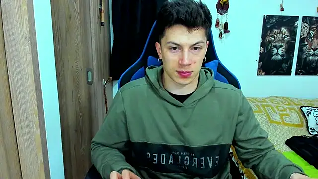 Snapshot of javiersexymann chatting on 01/05/25, 03:32 javiersexymann online show from 01/05/25, 03:32