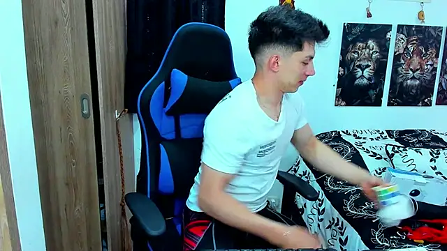 Snapshot of javiersexymann chatting on 01/22/25, 04:44 javiersexymann online show from 01/22/25, 04:44