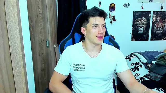 Snapshot of javiersexymann chatting on 02/16/25, 10:21 javiersexymann online show from 02/16/25, 10:21