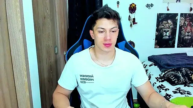 Snapshot of javiersexymann chatting on 02/17/25, 05:32 javiersexymann online show from 02/17/25, 05:32