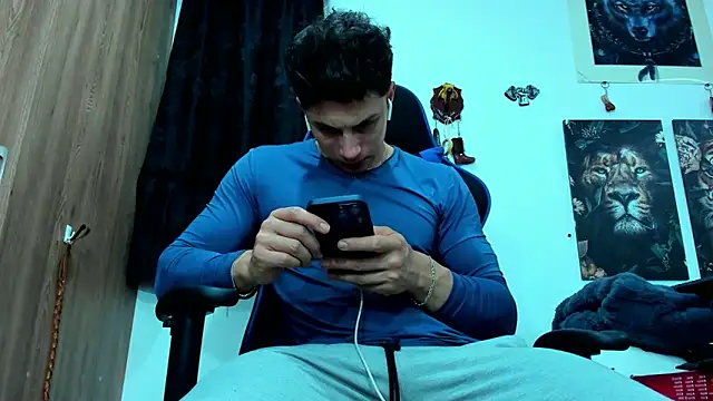 Snapshot of javiersexymann chatting on 02/23/25, 12:30 javiersexymann online show from 02/23/25, 12:30