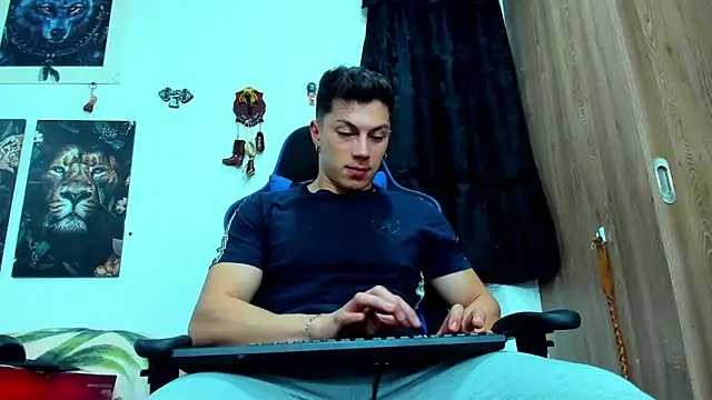 Snapshot of javiersexymann chatting on 03/15/25, 03:29 javiersexymann online show from 03/15/25, 03:29