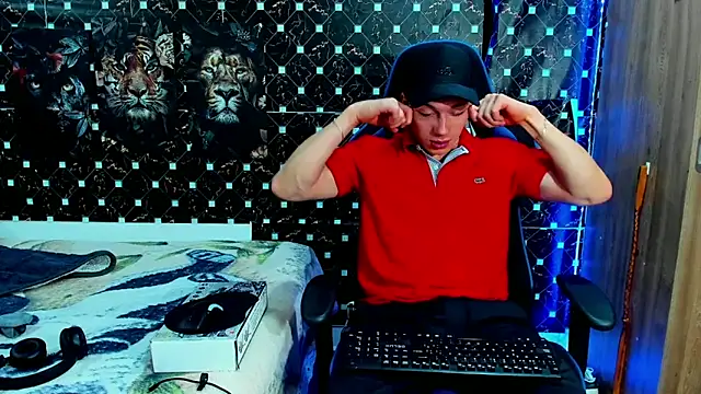 Snapshot of javiersexymann chatting on 05/26/26, 04:30 javiersexymann online show from 05/26/26, 04:30