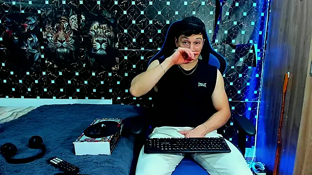 Snapshot of javiersexymann chatting on 05/27/26, 05:04 javiersexymann online show from 05/27/26, 05:04