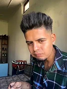 Snapshot of gets1998 chatting on 10/18/25, 09:32 gets1998 online show from 10/18/25, 09:32