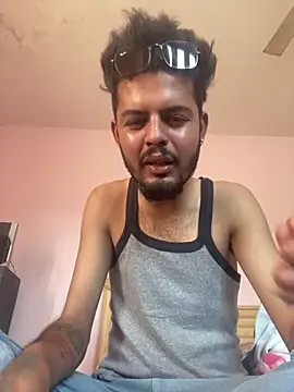 Snapshot of gets1998 chatting on 11/24/25, 07:52 gets1998 online show from 11/24/25, 07:52