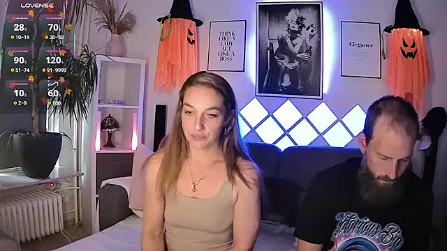 Snapshot of XBellaXundXUweX chatting on 10/06/25, 08:34 XBellaXundXUweX online show from 10/06/25, 08:34