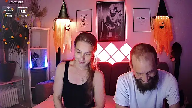 Snapshot of XBellaXundXUweX chatting on 10/07/25, 06:49 XBellaXundXUweX online show from 10/07/25, 06:49