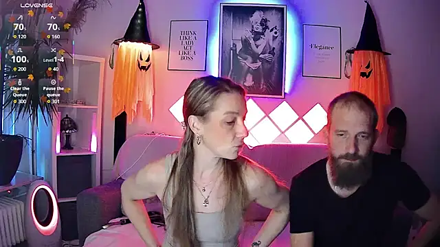 Snapshot of XBellaXundXUweX chatting on 10/13/25, 08:58 XBellaXundXUweX online show from 10/13/25, 08:58