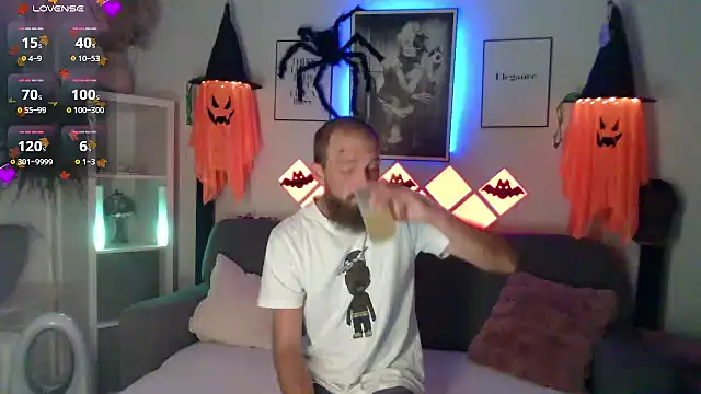 Snapshot of XBellaXundXUweX chatting on 10/19/25, 06:19 XBellaXundXUweX online show from 10/19/25, 06:19