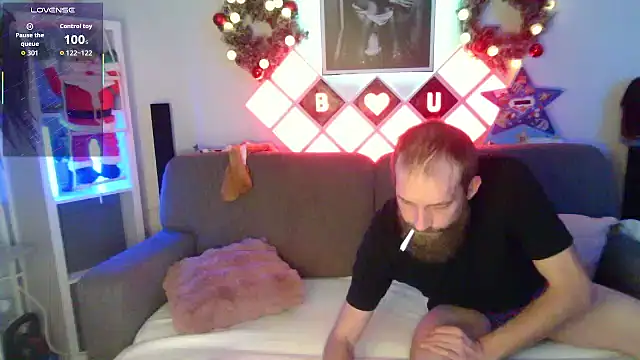 Snapshot of XBellaXundXUweX chatting on 12/04/25, 07:33 XBellaXundXUweX online show from 12/04/25, 07:33