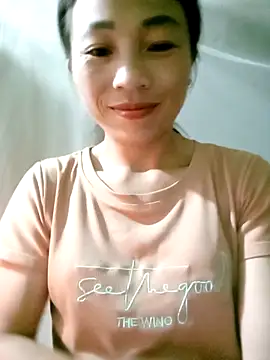 lucybaby00 online show from 11/10/25, 10:42