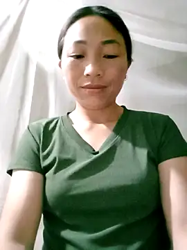 Snapshot of lucybaby00 chatting on 04/18/26, 10:32 lucybaby00 online show from 04/18/26, 10:32
