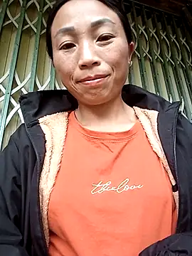 Snapshot of lucybaby00 chatting on 04/30/26, 10:32 lucybaby00 online show from 04/30/26, 10:32