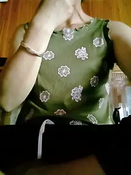 Snapshot of lucybaby00 chatting on 06/25/26, 05:23 lucybaby00 online show from 06/25/26, 05:23