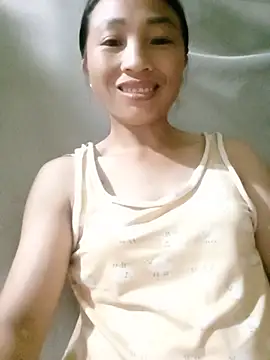 Snapshot of lucybaby00 chatting on 07/12/26, 12:40 lucybaby00 online show from 07/12/26, 12:40