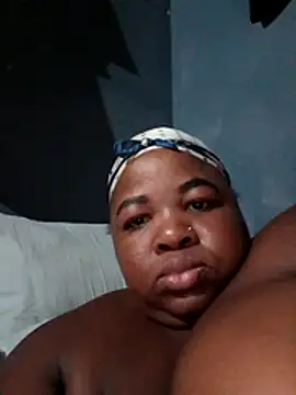 Snapshot of BustyImmi chatting on 02/28/26, 11:00 BustyImmi online show from 02/28/26, 11:00