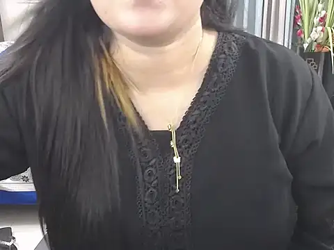 Snapshot of Ridiha_Pari chatting on 07/17/26, 11:28 Ridiha Pari online show from 07/17/26, 11:28