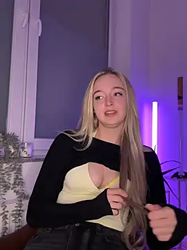 emilypeperoni online show from 04/08/26, 05:02