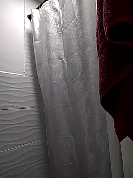 Snapshot of gabysanta_ chatting on 10/18/25, 12:28 gabysanta online show from 10/18/25, 12:28