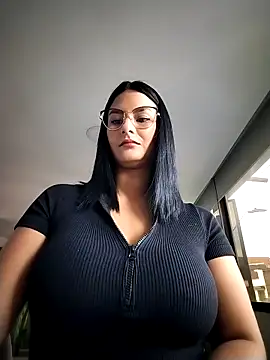 Snapshot of gabysanta_ chatting on 11/06/25, 01:34 gabysanta online show from 11/06/25, 01:34