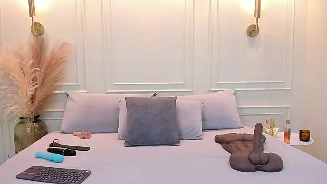 Snapshot of gabysanta_ chatting on 03/27/26, 02:28 gabysanta online show from 03/27/26, 02:28