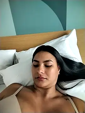 Snapshot of gabysanta_ chatting on 04/17/26, 03:37 gabysanta online show from 04/17/26, 03:37