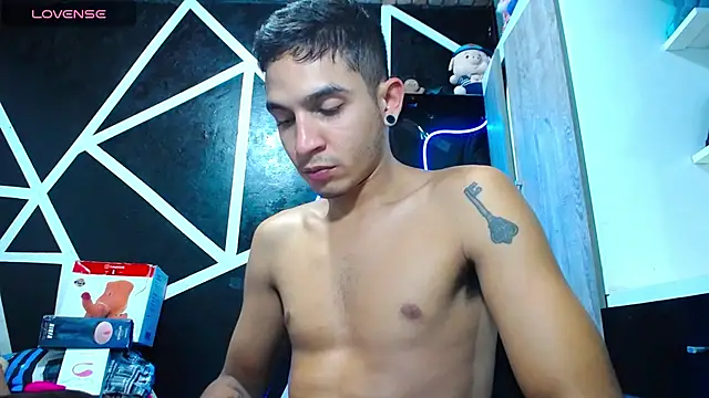 Angel latinboy online show from 02/20/25, 01:36