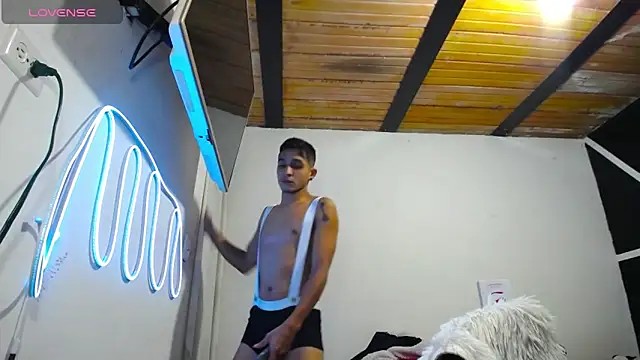 Angel latinboy online show from 03/05/25, 01:31