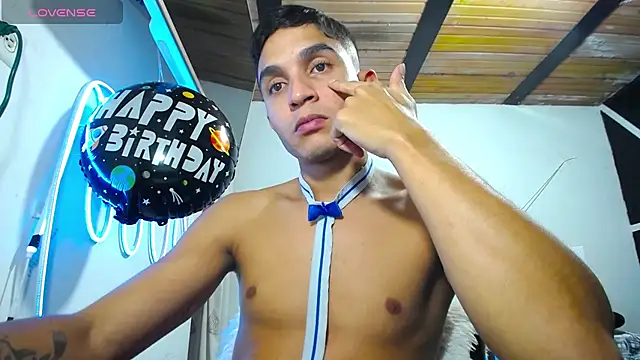 Angel latinboy online show from 03/17/25, 10:28