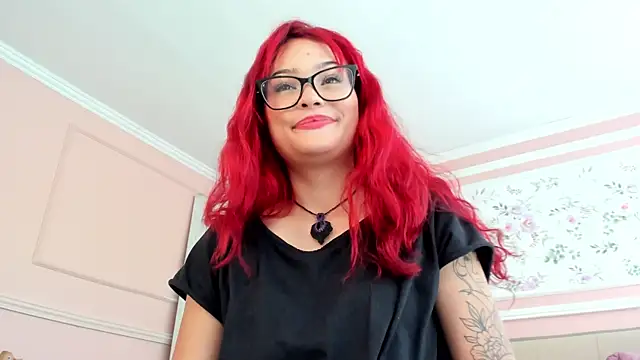 Snapshot of mae_lyra chatting on 05/19/26, 04:57 mae lyra online show from 05/19/26, 04:57
