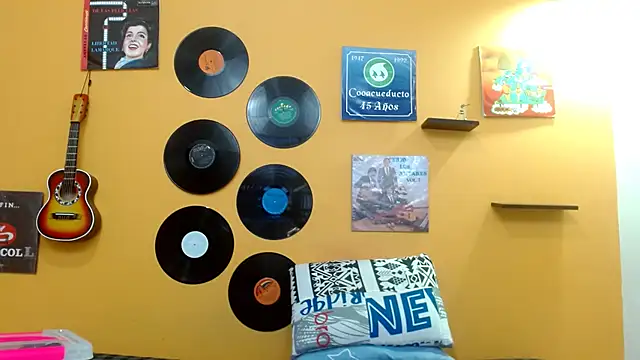 skinnyverus18 online show from 09/21/25, 06:53